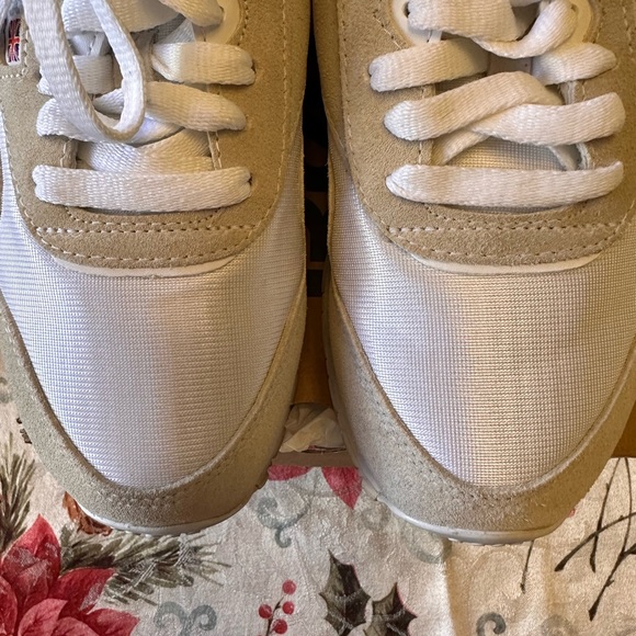 Reebok Classic Tennis Shoes - Picture 5 of 16